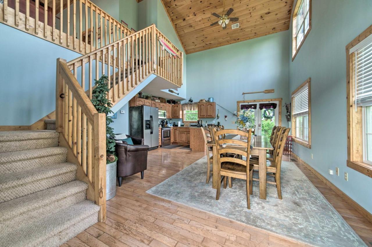 Sevierville Lake House With Deck And Foosball Table! Exterior photo
